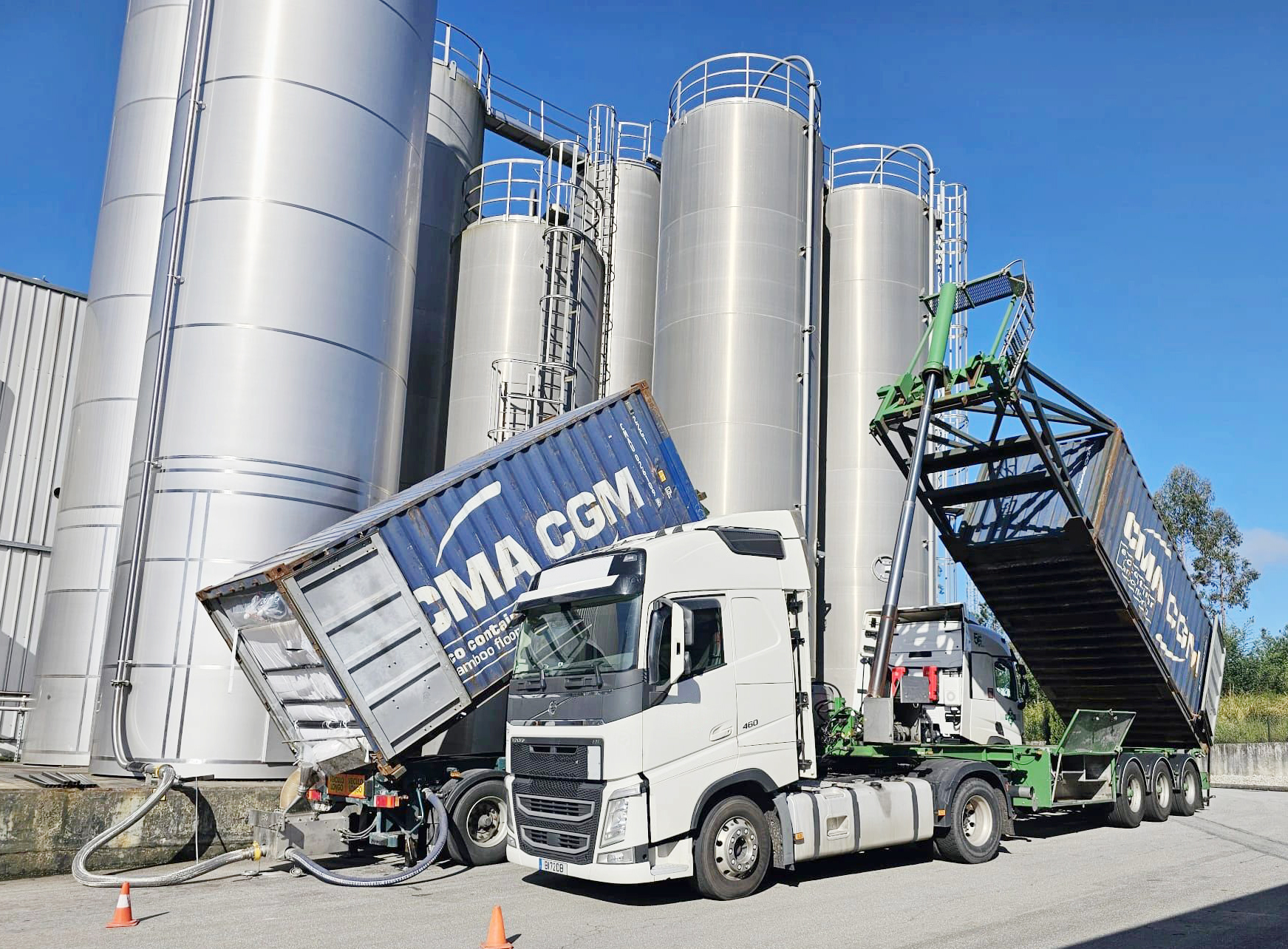 <b>澳森特海包袋：聚焦“化工行业”与“定制服务”</b>